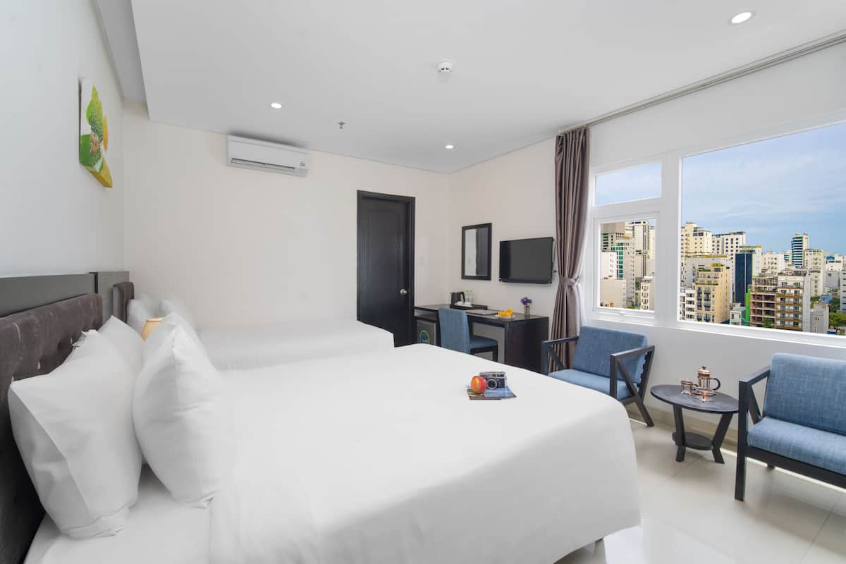 1 bedroom, premium bedding, pillow-top beds, minibar