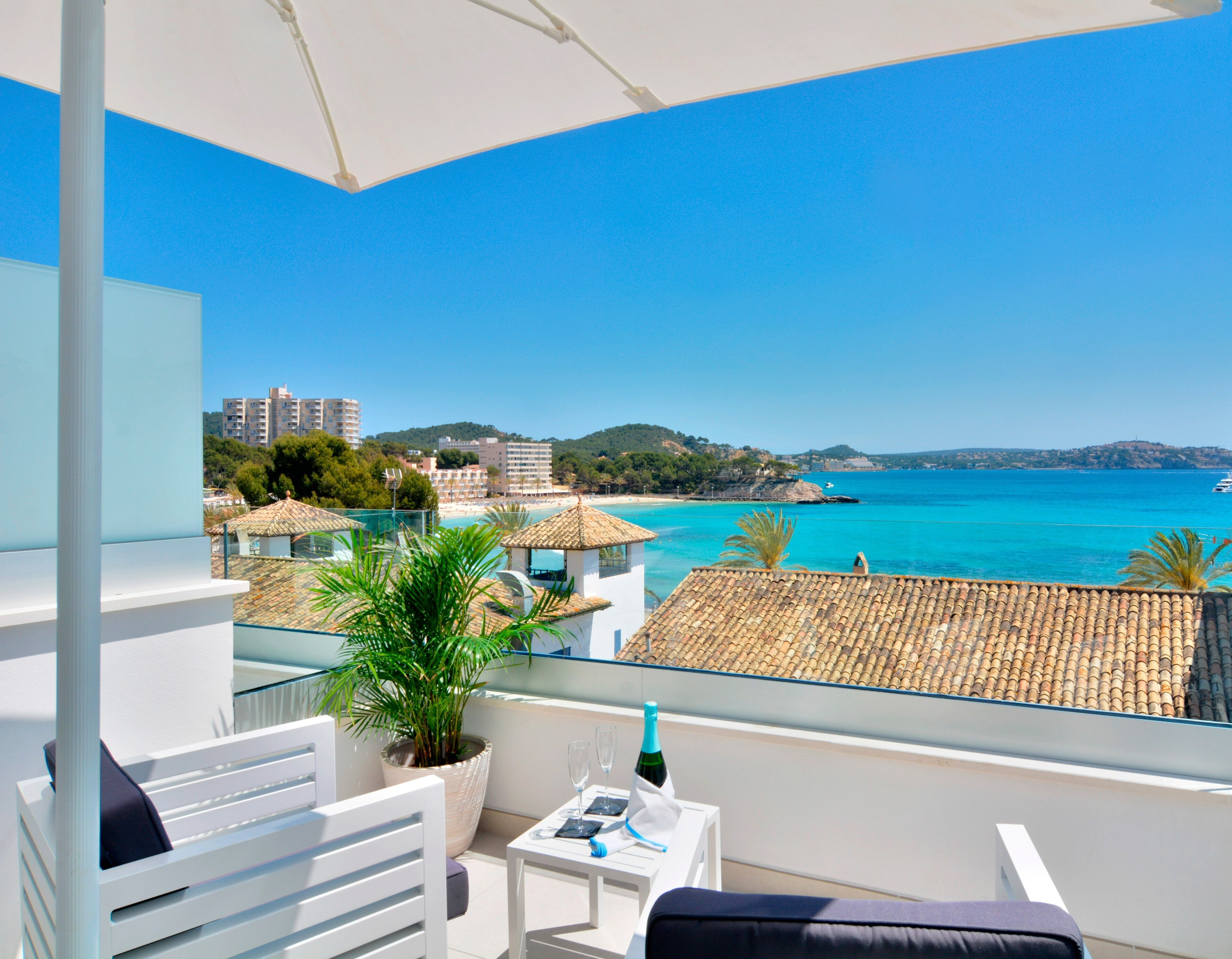 Superior dubbelrum - havsutsikt | Sängtillbehör av högsta kvalitet, duntäcken och memory foam-madrasser