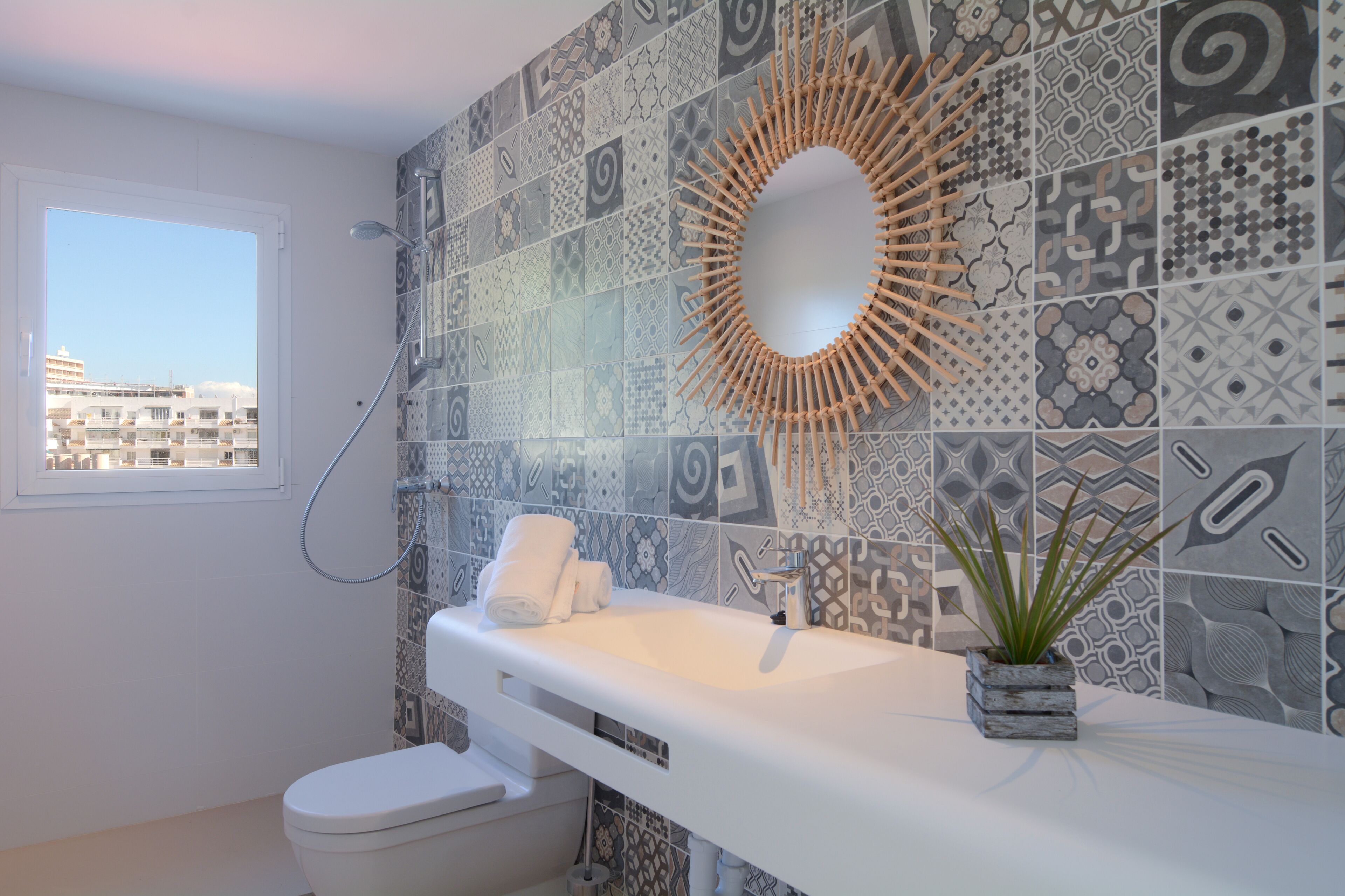 junior studio suite, ocean view | bathroom | shower, free toiletries, hair dryer, towels