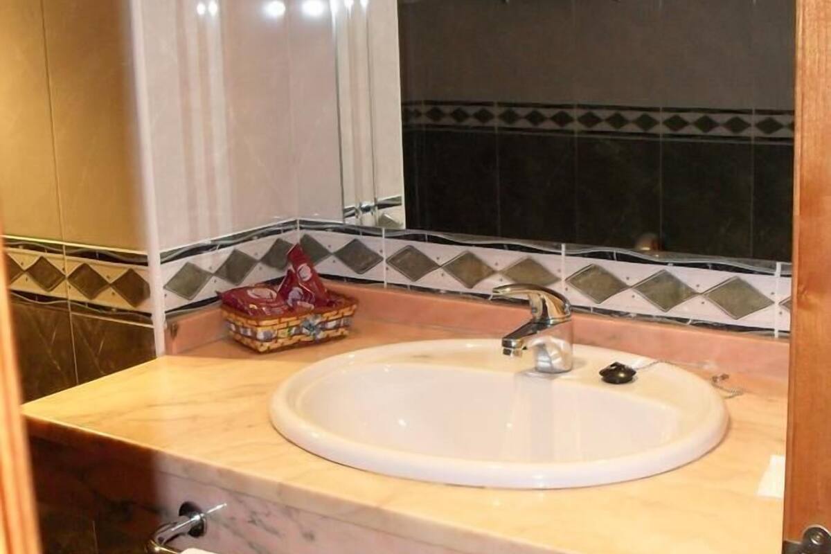 family room (2 adults + 2 children) | bathroom | free toiletries, hair dryer, towels