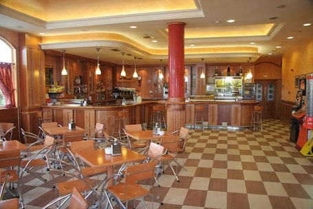 Bar (on property). Hotel Camino Real