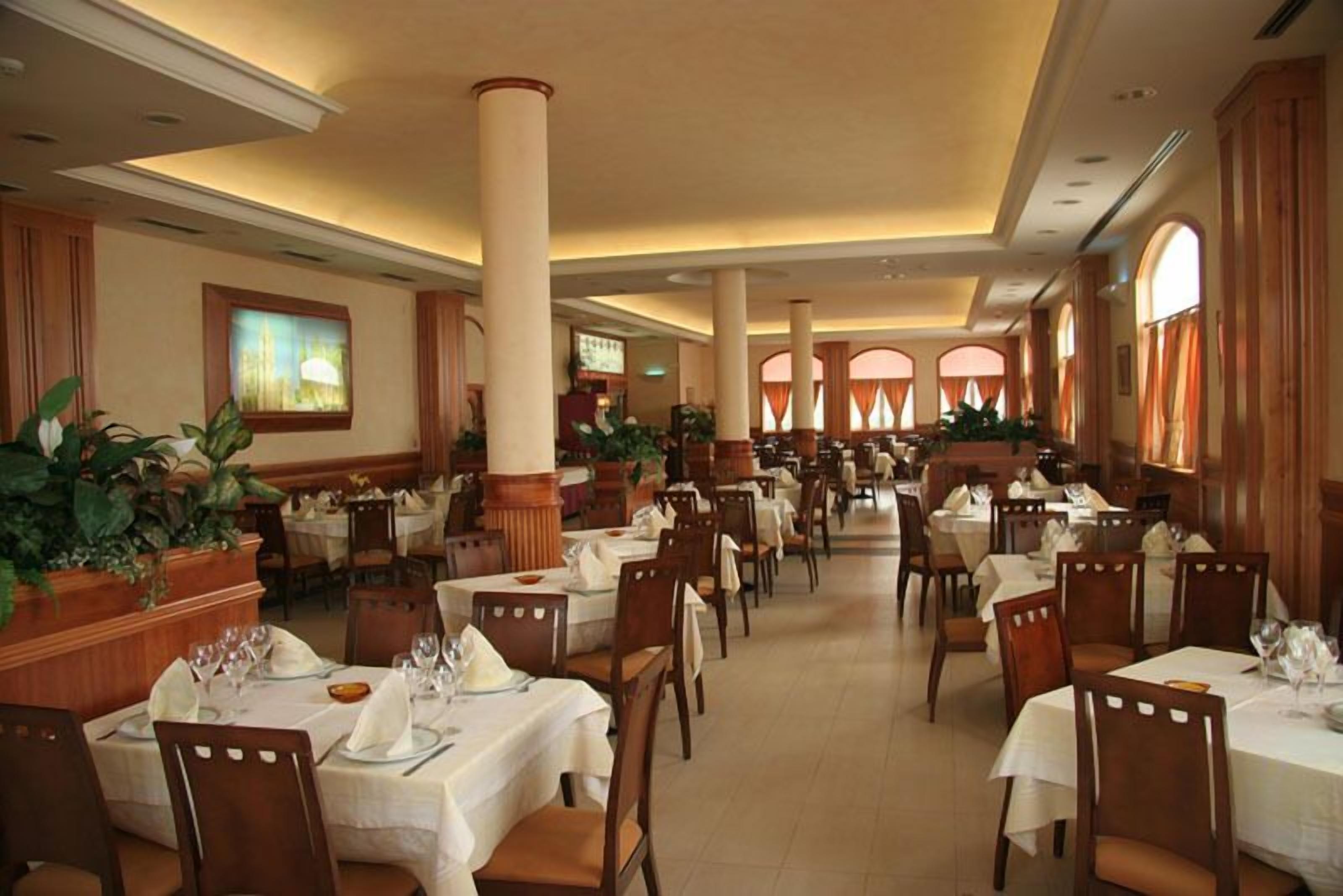 breakfast, lunch, dinner served; mediterranean cuisine