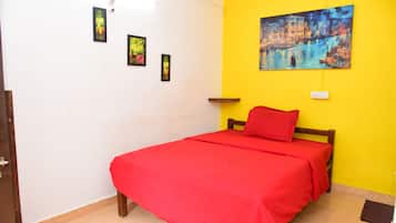 Standard Room, 1 Bedroom, Garden View | Living area | 32-inch TV with satellite channels