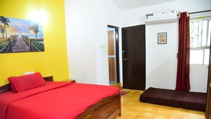 Standard Room, 1 Bedroom, Garden View | 1 bedroom, Egyptian cotton sheets, premium bedding, Select Comfort beds - JES Guest House (Majorda)