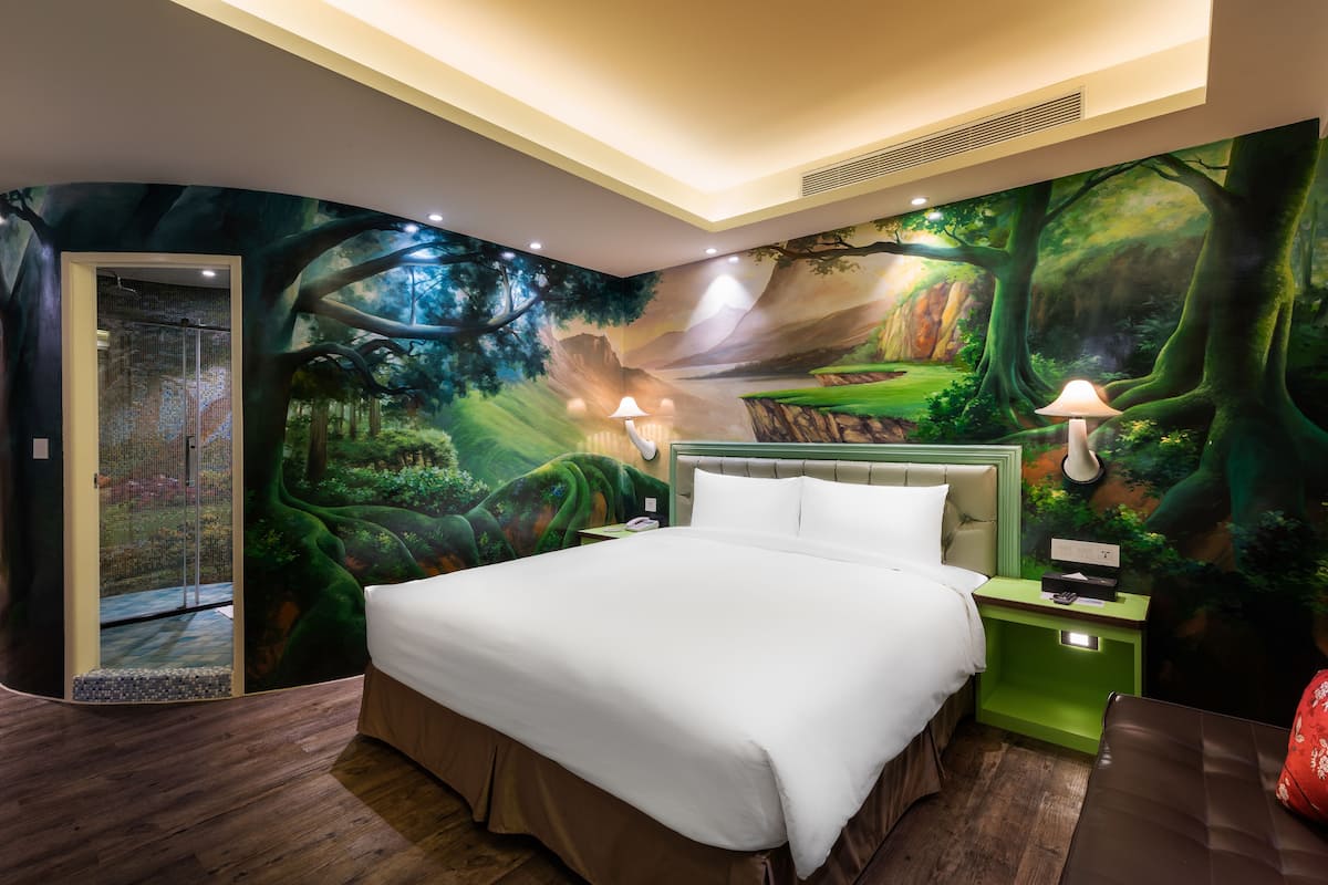 Soundproofing, iron/ironing board, rollaway beds, free WiFi