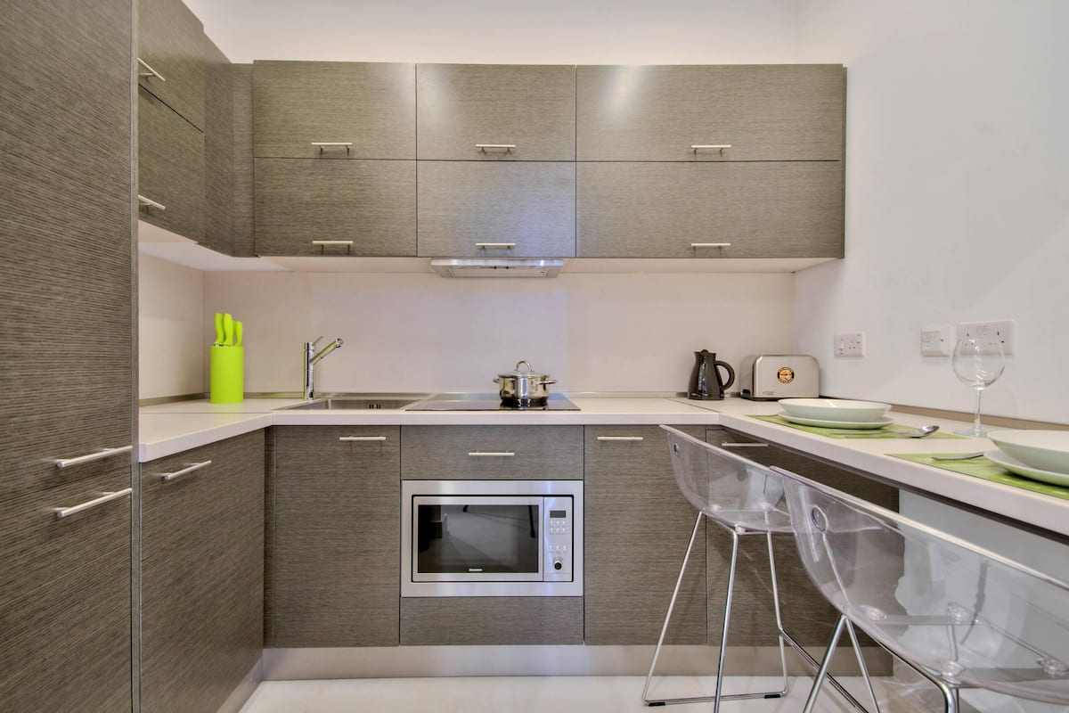 in-room safe, desk, soundproofing, iron/ironing board