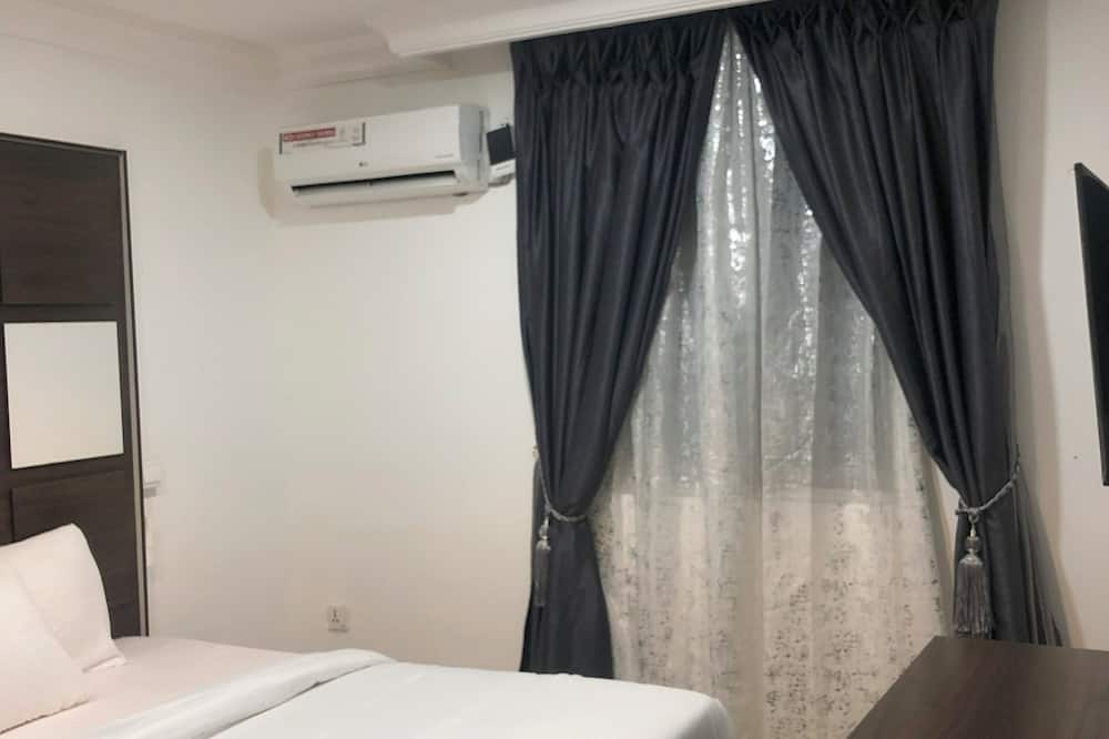 Mayors & Diplomat Suites Opebi