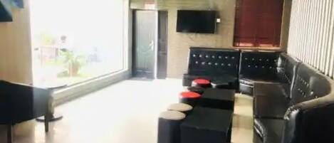 In-room business centre