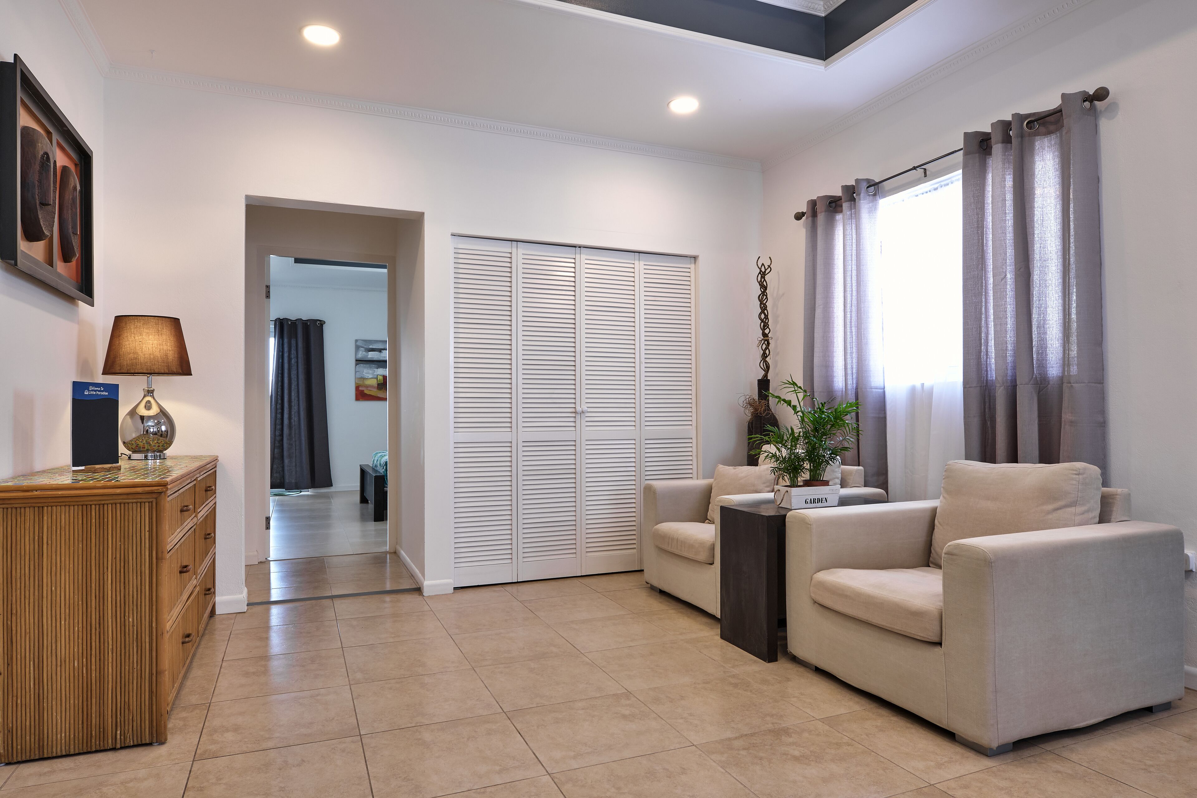 Apartment 2, House Yuwana | 客廳 | 平面電視