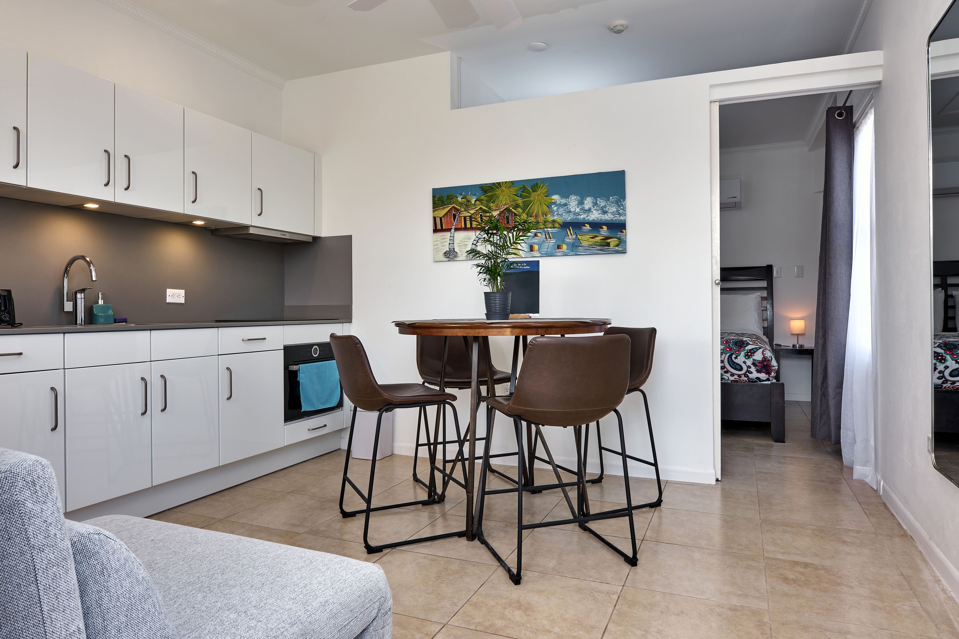 Apartment 1 Prikitchi | 浴室 | 淋浴設備、風筒、提供毛巾、番梘