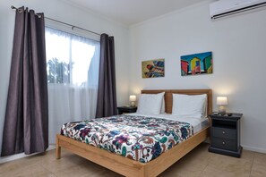 In-room safe, blackout drapes, iron/ironing board, free WiFi - Little Paradise Aruba (Noord)