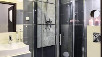 Junior Suite, 1 Bedroom, Non Smoking | Bathroom | Shower, rainfall showerhead, designer toiletries, hair dryer