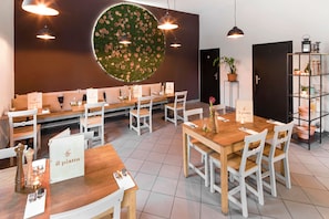2 Restaurants; Frühstück, Mittagessen und Abendessen werden serviert