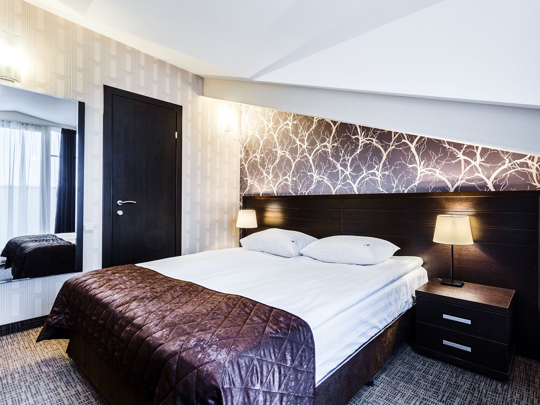 舒适双人房 | 客房内保险箱、办公桌、熨斗/熨板、免费 WiFi