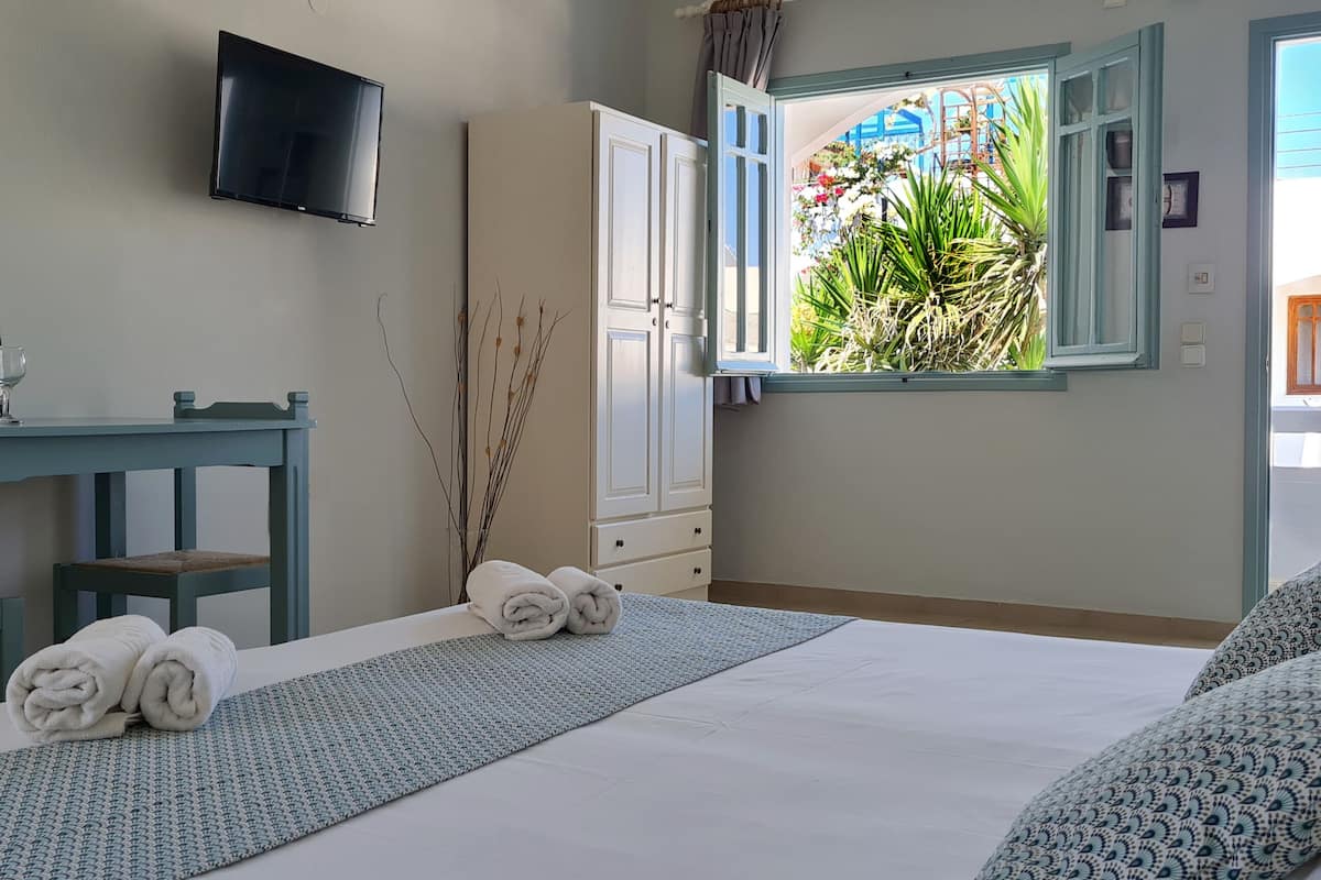 Soundproofing, free cots/infant beds, rollaway beds, free WiFi