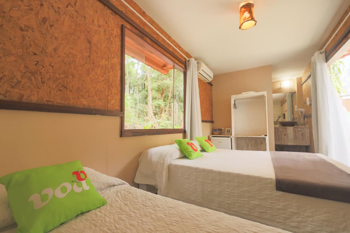 Habitación triple estándar, 3 camas individuales | Minibar, wifi gratis, ropa de cama