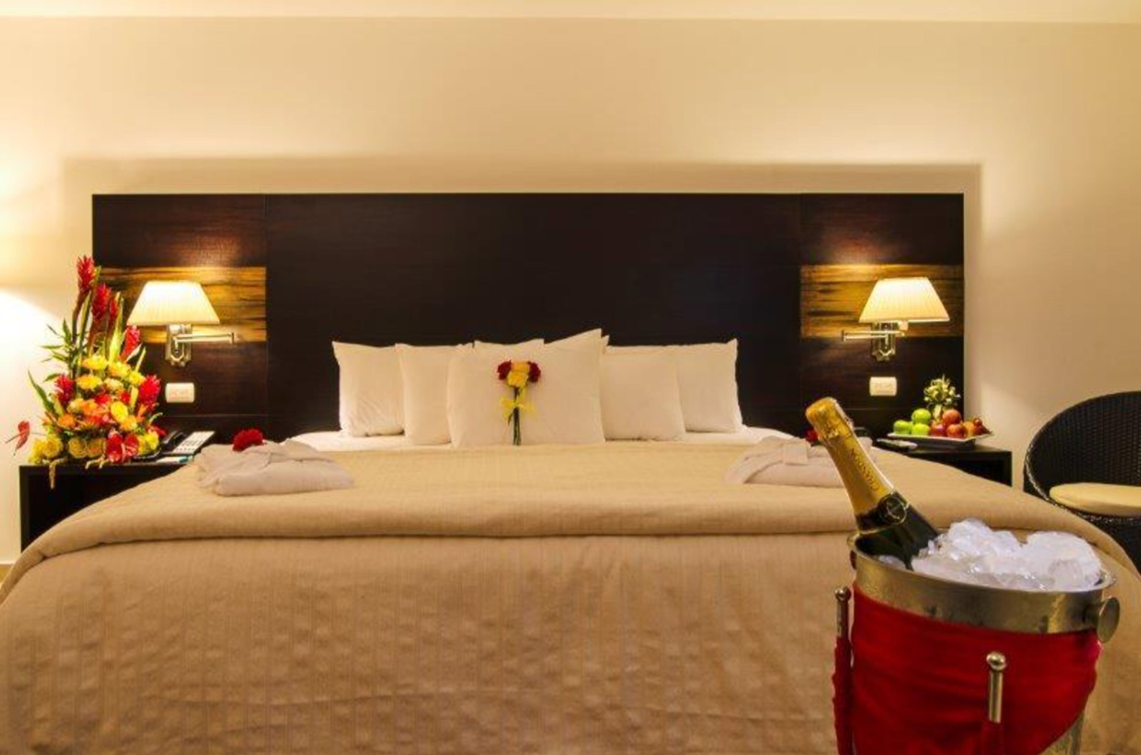 Minibar, in-room safe, desk