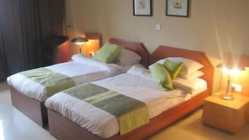 Chambre Double (Axari) | Coffres-forts dans les chambres, bureau, rideaux occultants