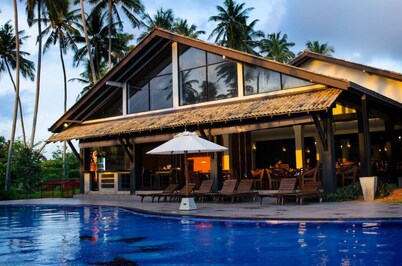 Kamili Beach Hotel