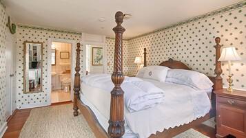 Deluxe Room, 1 King Bed | Egyptian cotton sheets, premium bedding, down comforters, pillowtop beds