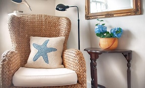 Petite Queen | Living area | 19-inch flat-screen TV with cable channels, TV, DVD player - Sherburne Inn (Nantucket)