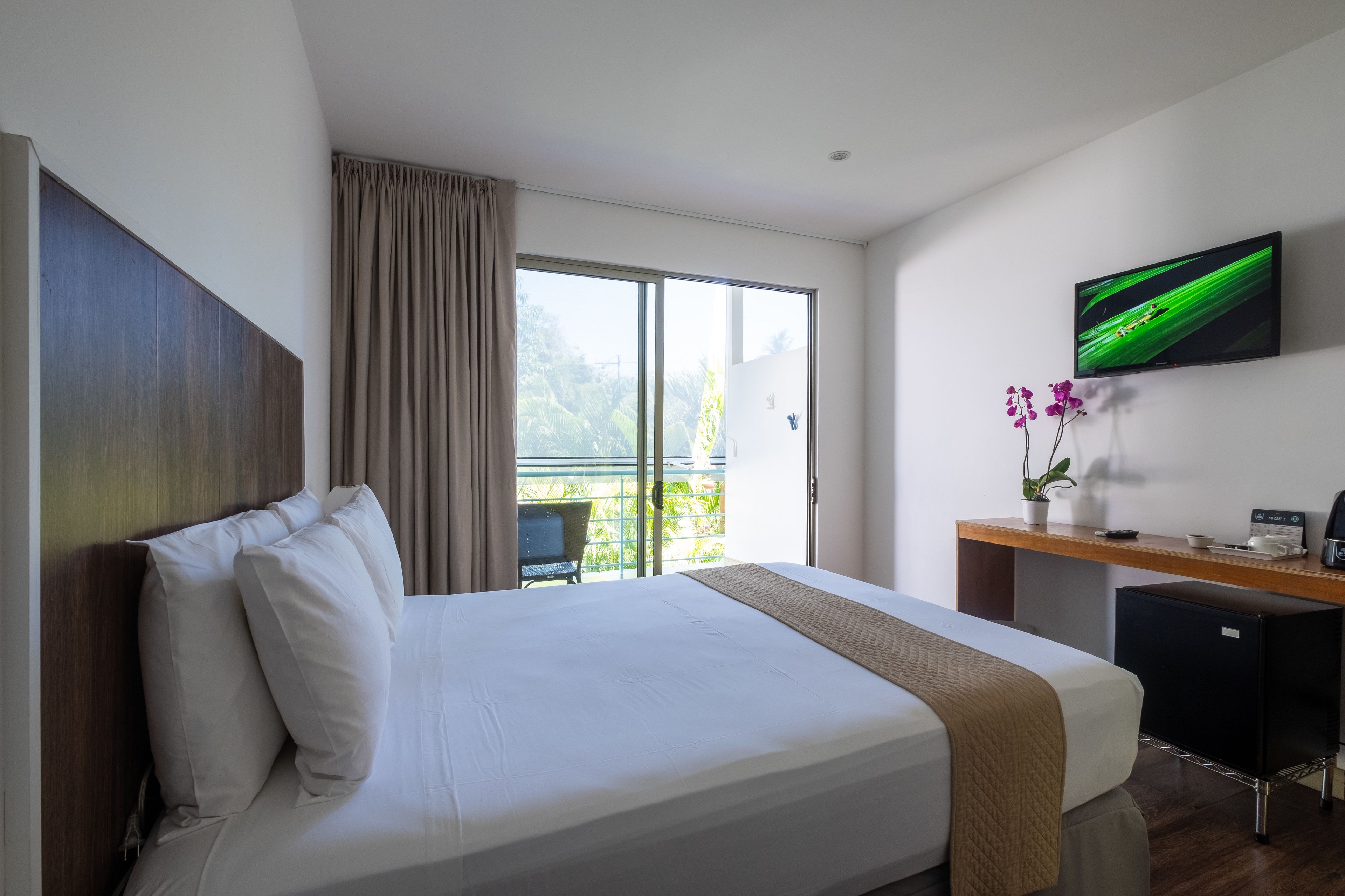 superior double room, private bathroom, garden view | 1 bedroom, premium bedding, minibar, in-room safe
