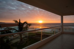 Suite Deluxe, bañera de hidromasaje | Vistas desde la habitación