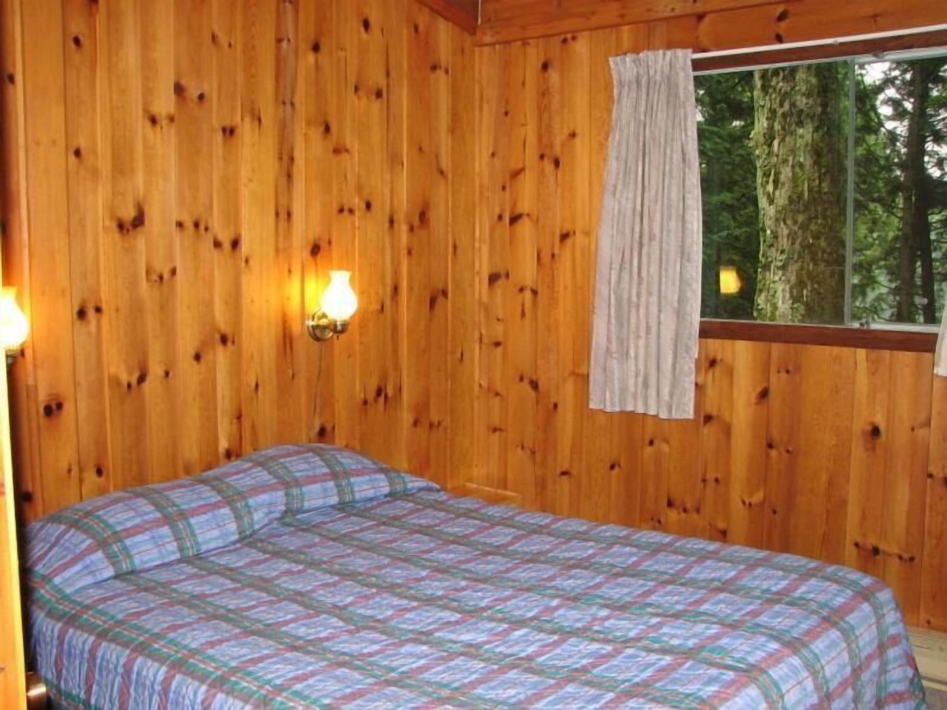 Superior Cottage, 3 Bedrooms, Kitchen, Lake View | Iron/ironing board