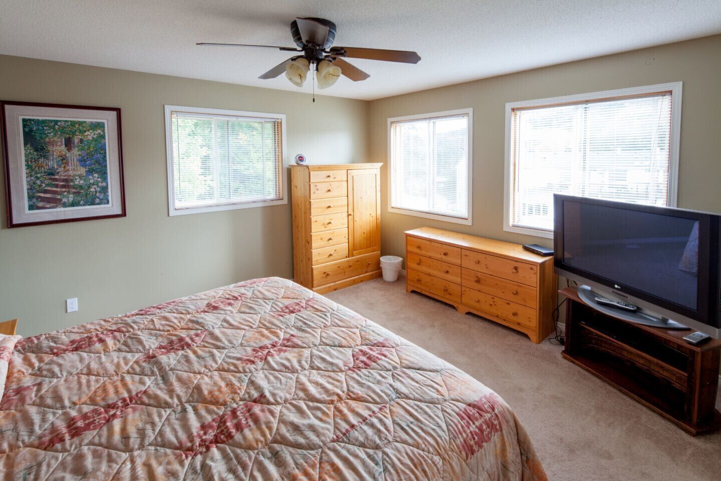 Luxury House, Multiple Bedrooms, Balcony, Lake View | Iron/ironing board