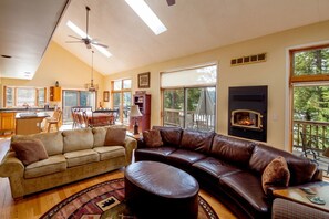 Luxury House, Multiple Bedrooms, Balcony, Lake View | Living area | TV, fireplace, DVD player - Sunny Point Resort Cottages and Inn (Seguin)