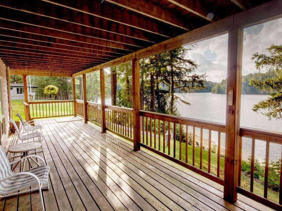 Luxury House, Multiple Bedrooms, Balcony, Lake View | Terrace/patio