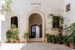 Front of property - Palazzo De Castro (Squinzano)