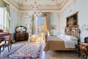 Superior-Dreibettzimmer | Hochwertige Bettwaren, Babybetten, Zustellbetten, kostenloses WLAN