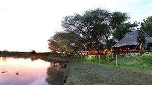 Front of property - Mara River Lodge (Maasai Mara)