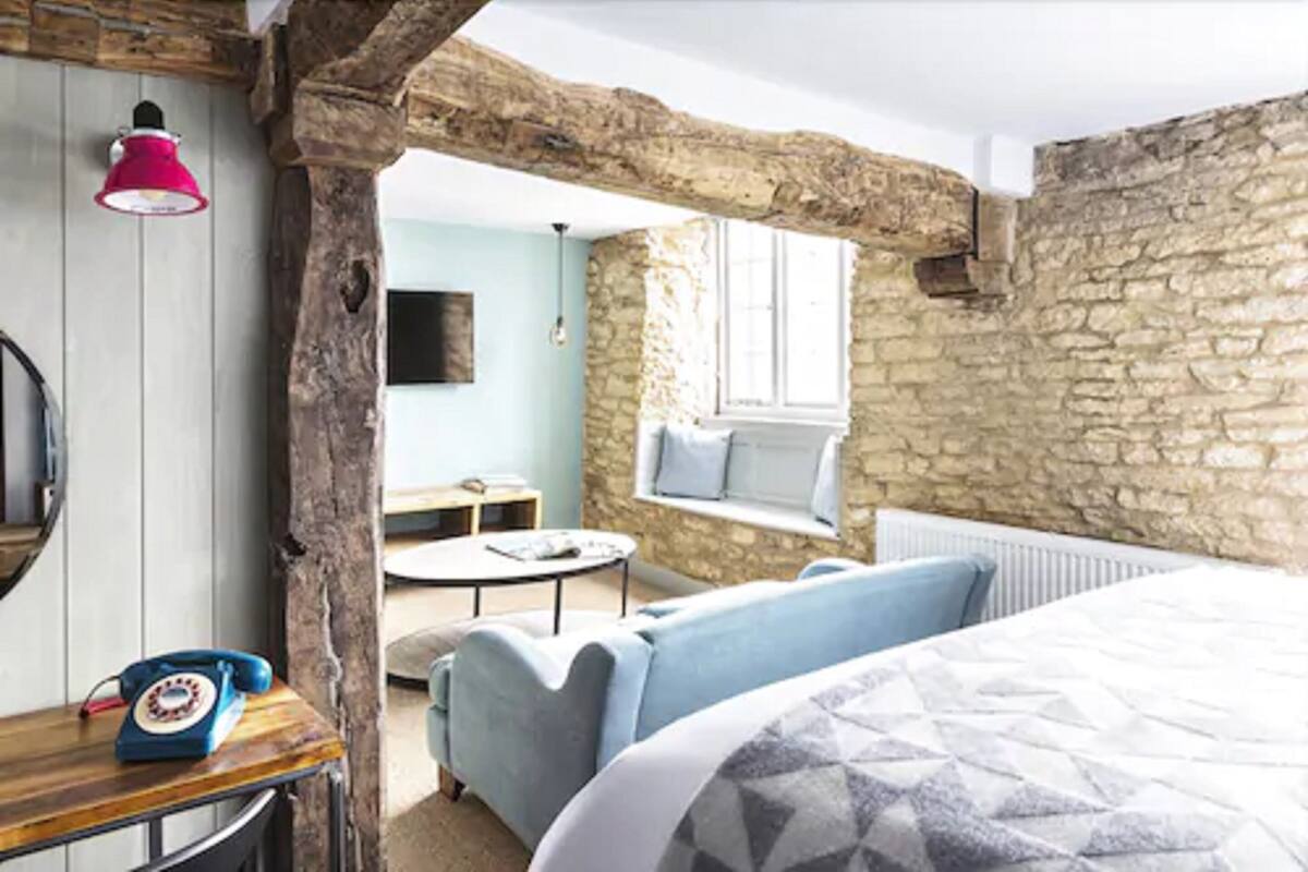 Deluxe Double or Twin Room, 1 King Bed | Premium bedding, minibar, desk, iron/ironing board (on request)