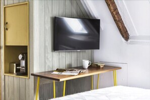 Standard Double Room, 1 King Bed | Room amenity - Old Stocks Inn (Cheltenham)