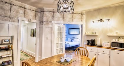 Shamrock Suites