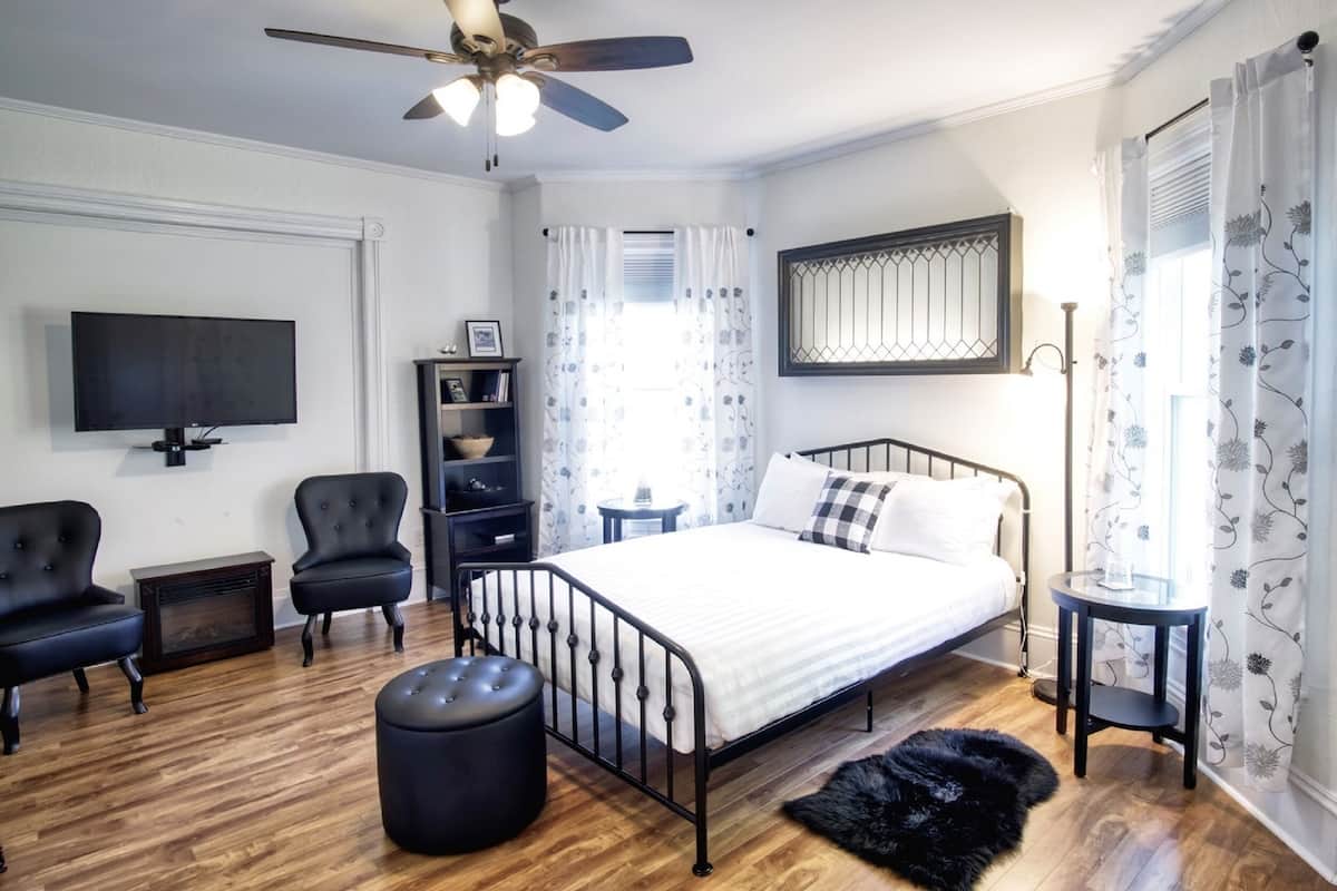 Carlingford Suites - Ground Floor | 1 bedroom, iron/ironing board, free WiFi, bed sheets