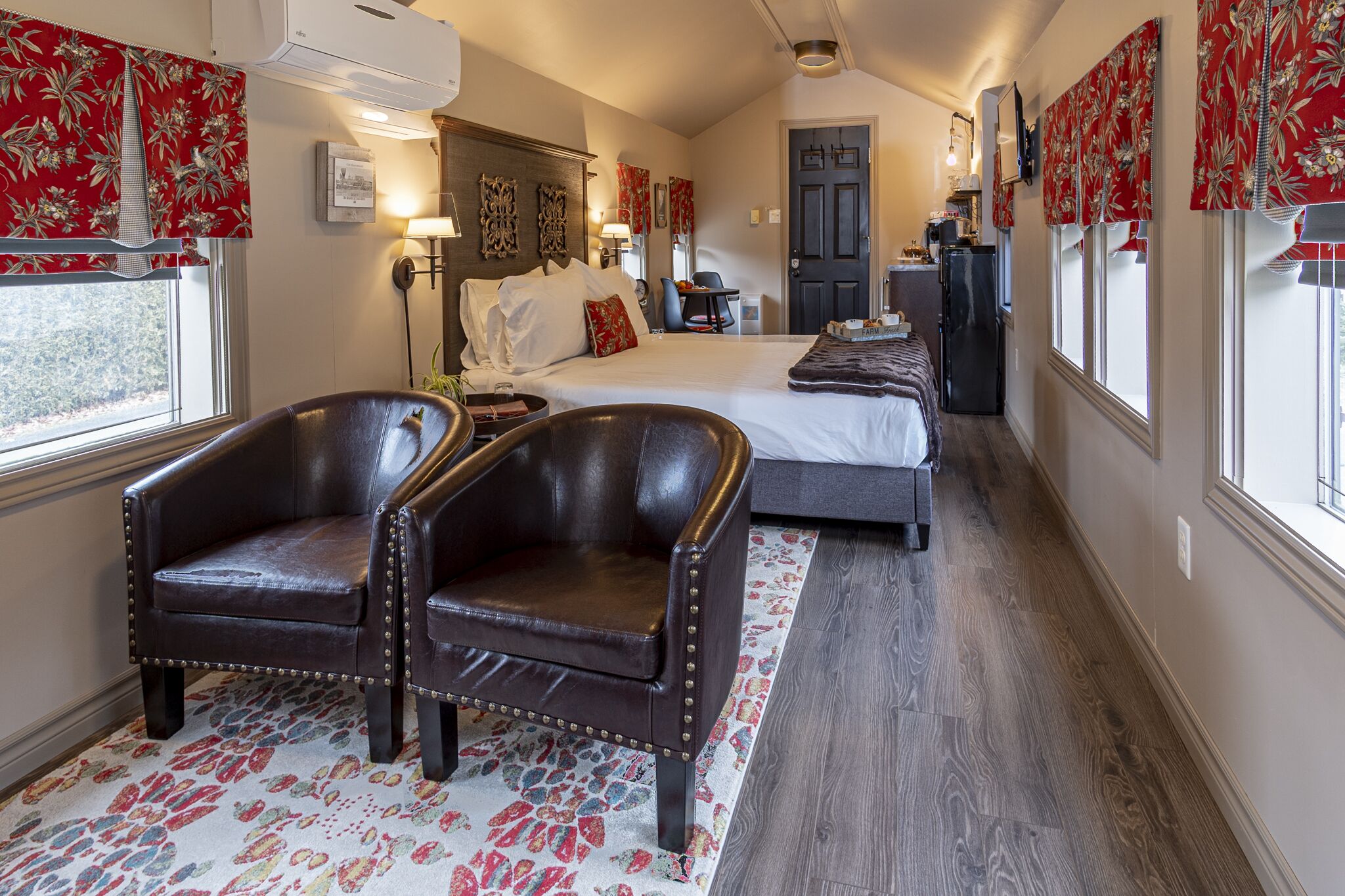 Romancing the Rails (train) | Living area | 32-inch LED TV with digital channels, TV, Netflix