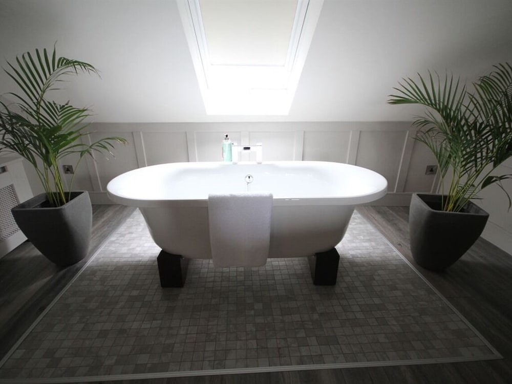 Quinlan & Cooke Boutique Hotel & QC’s Seafood Restaurant by null