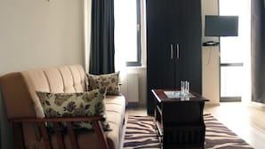 Unclassified image, 4 of 43, button - Hotel Oriental (Tbilisi)