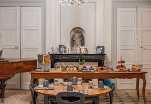 Daily buffet breakfast (EUR 12 per person)