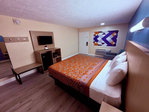 Guest Inn & Suites