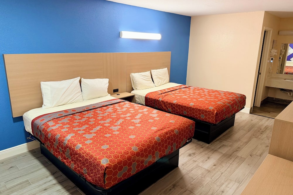 Guest Inn & Suites