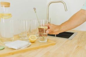 Suite, 1 Bedroom, Kitchenette | Private kitchen | Microwave, coffee/tea maker, electric kettle, paper towels