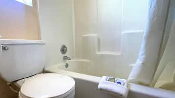 Toalettartikler (inkludert), hårføner og håndklær