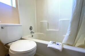 免费洗浴用品、吹风机、毛巾