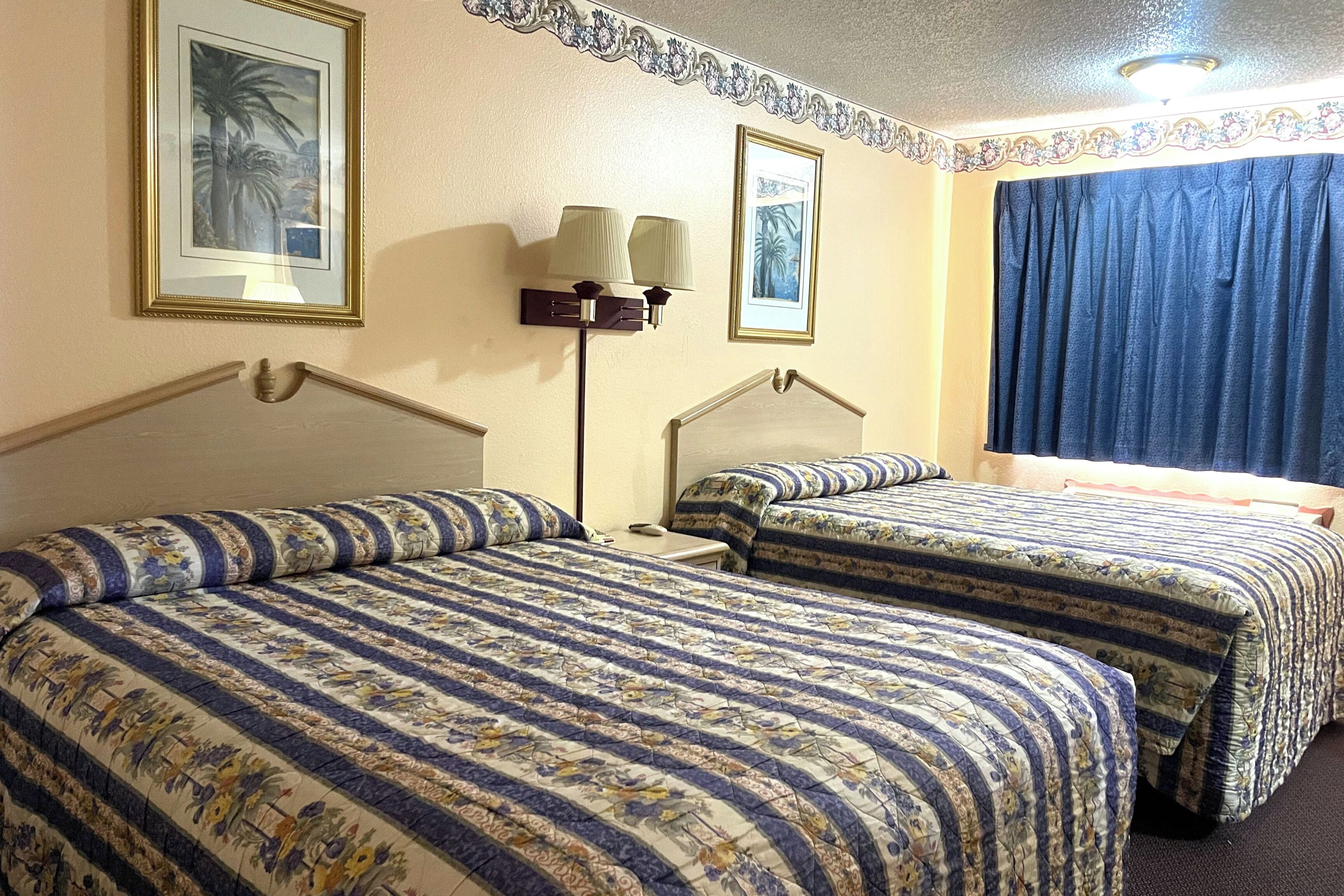 客房, 2 张大床, 无烟房 | 高档床上用品、办公桌、熨斗/熨板、免费 WiFi