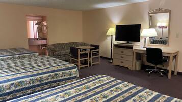 Literie de qualité supérieure, bureau, fer et planche à repasser