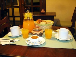 Free daily continental breakfast